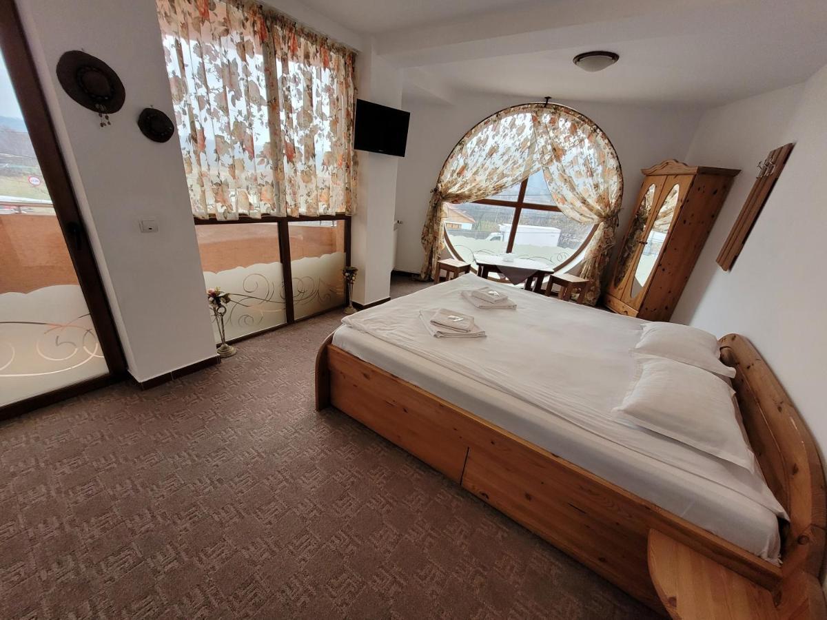 Motel Minerva Tirgu Ocna Ngoại thất bức ảnh