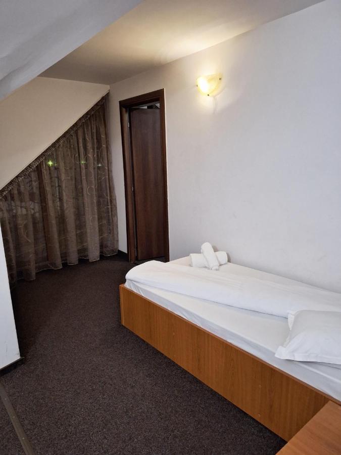 Motel Minerva Tirgu Ocna Ngoại thất bức ảnh