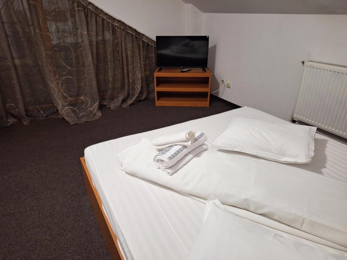 Motel Minerva Tirgu Ocna Ngoại thất bức ảnh