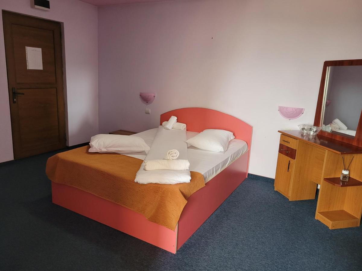 Motel Minerva Tirgu Ocna Ngoại thất bức ảnh