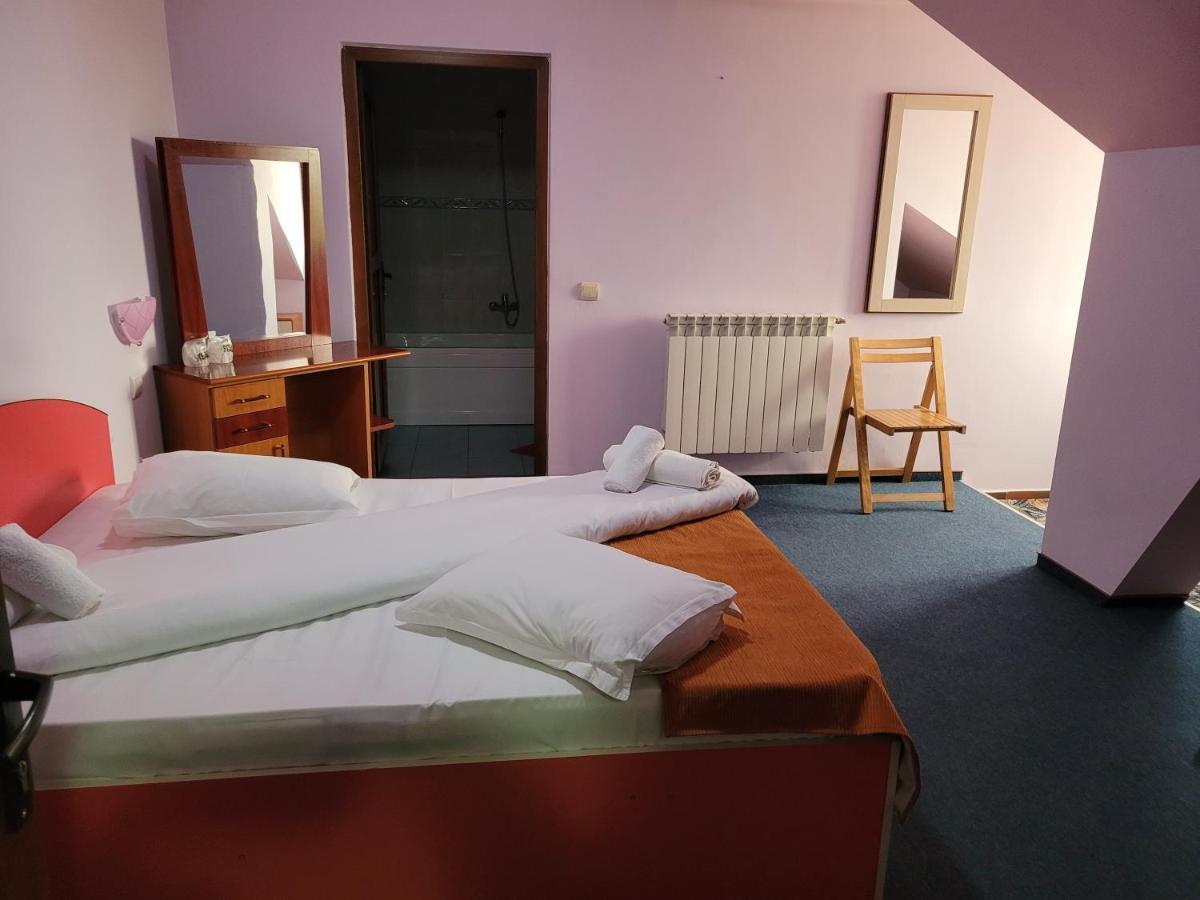 Motel Minerva Tirgu Ocna Ngoại thất bức ảnh